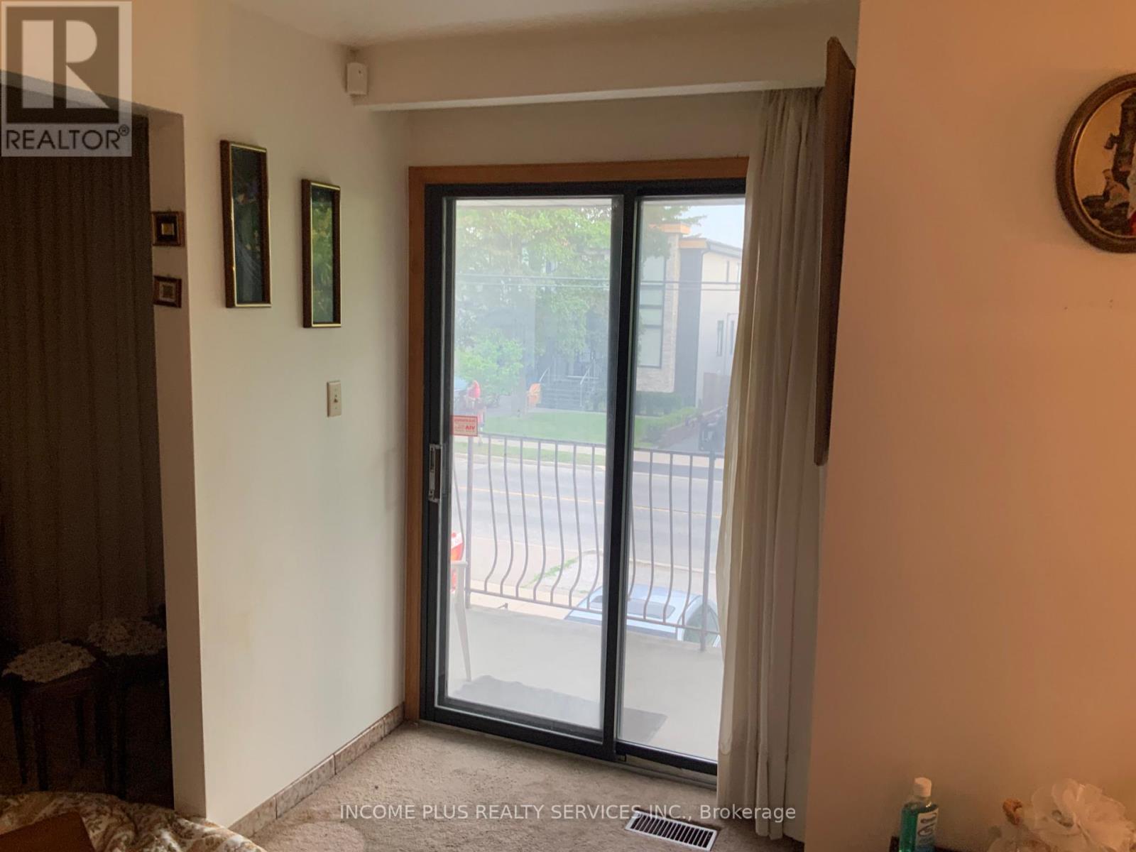 335 Ranee Avenue, Toronto, Ontario  M6A 1N9 - Photo 21 - W12048082