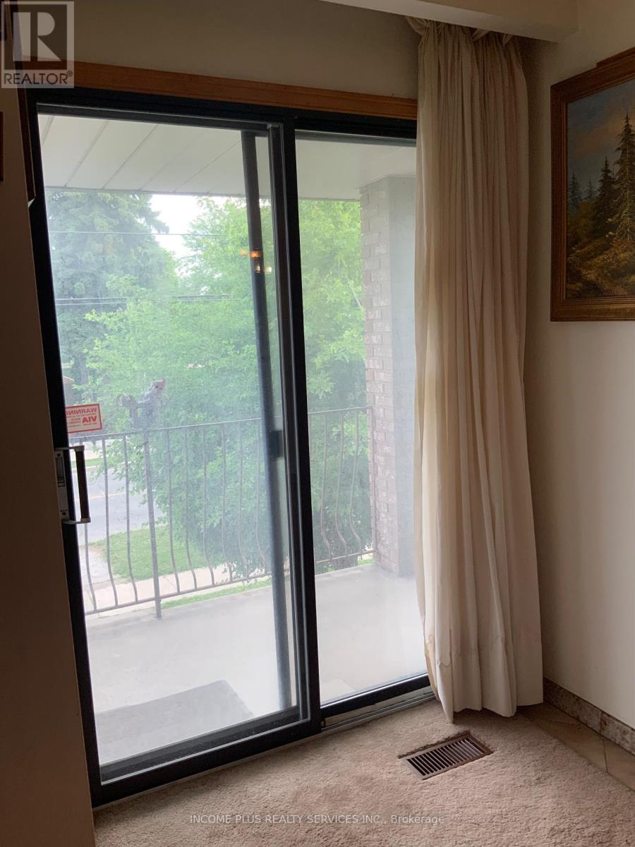 335 Ranee Avenue, Toronto, Ontario  M6A 1N9 - Photo 23 - W12048082