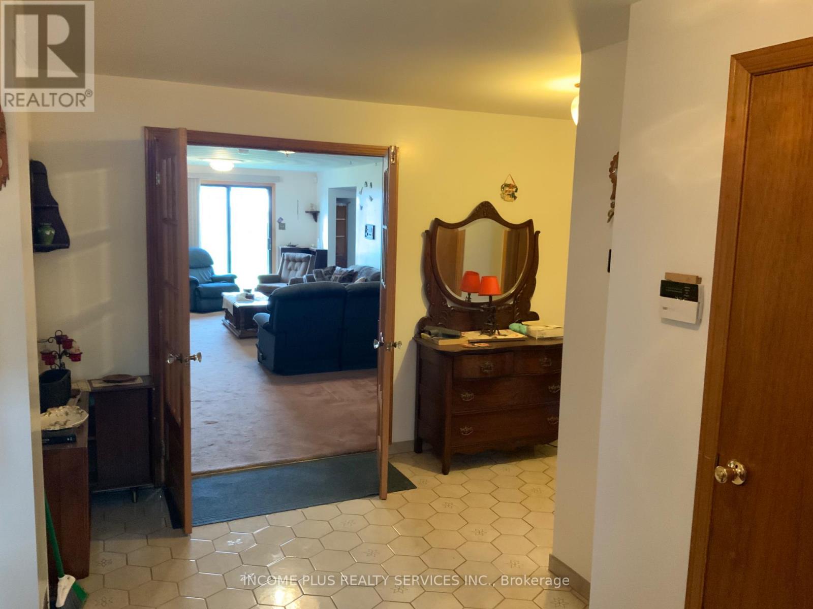 335 Ranee Avenue, Toronto, Ontario  M6A 1N9 - Photo 29 - W12048082