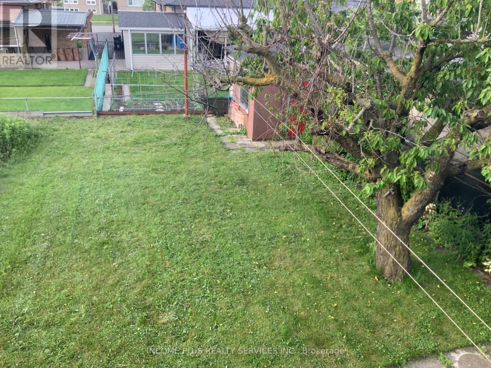335 Ranee Avenue, Toronto, Ontario  M6A 1N9 - Photo 28 - W12048082