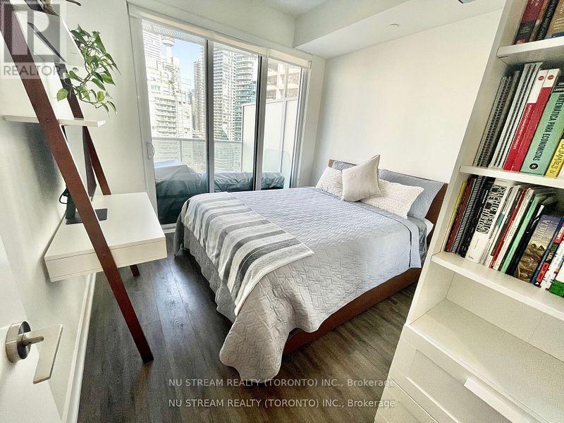 1506 - 15 Queens Quay E, Toronto, Ontario  M5E 0A4 - Photo 4 - C12204330