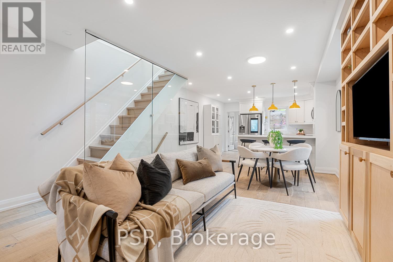 43 Hemlock Avenue, Toronto, Ontario  M4L 3E9 - Photo 6 - E12202257