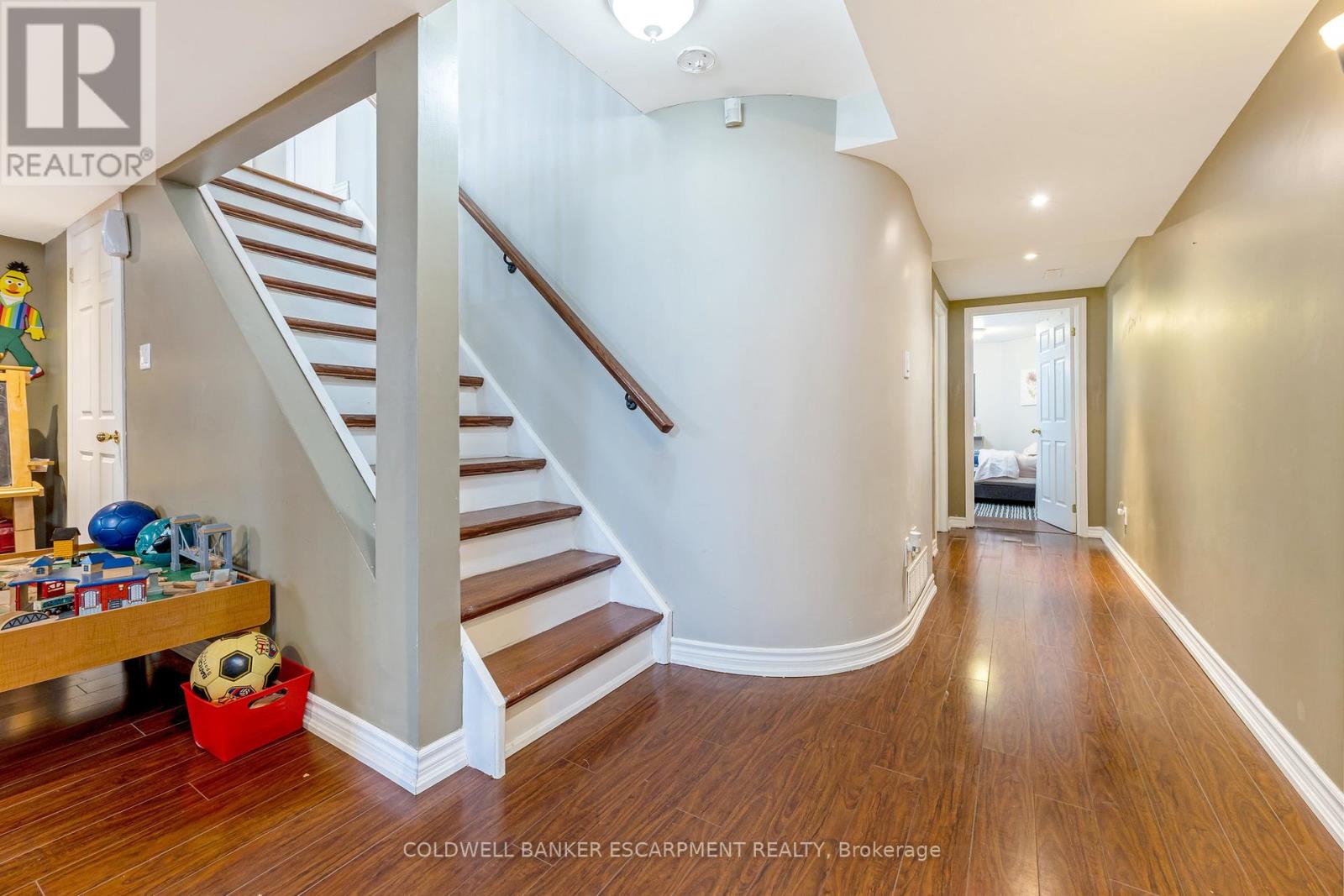 3927 Mayla Drive, Mississauga, Ontario  L5M 7Y9 - Photo 14 - W12204337