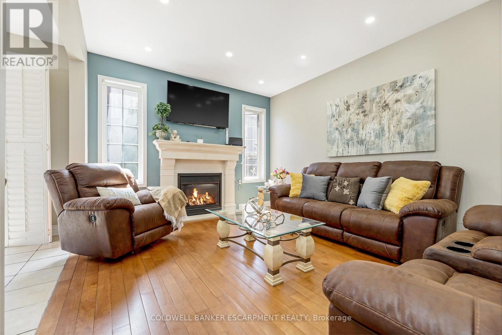 3927 Mayla Drive, Mississauga, Ontario  L5M 7Y9 - Photo 7 - W12204337
