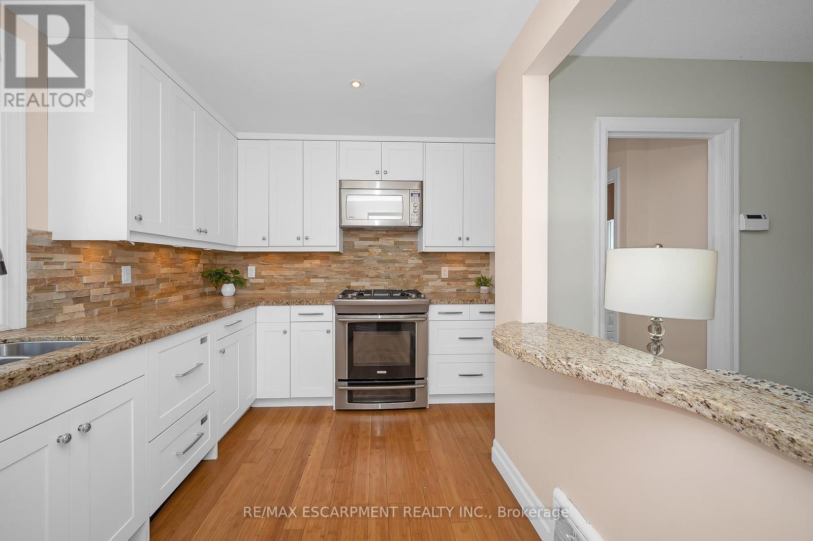 61 Struthers Street, Toronto, Ontario  M8V 1Y2 - Photo 9 - W12200900