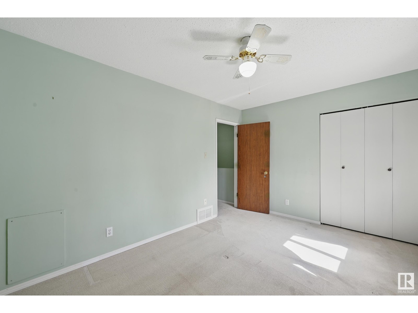 27 Lakewood Vg Nw, Edmonton, Alberta  T6K 2B3 - Photo 14 - E4440626