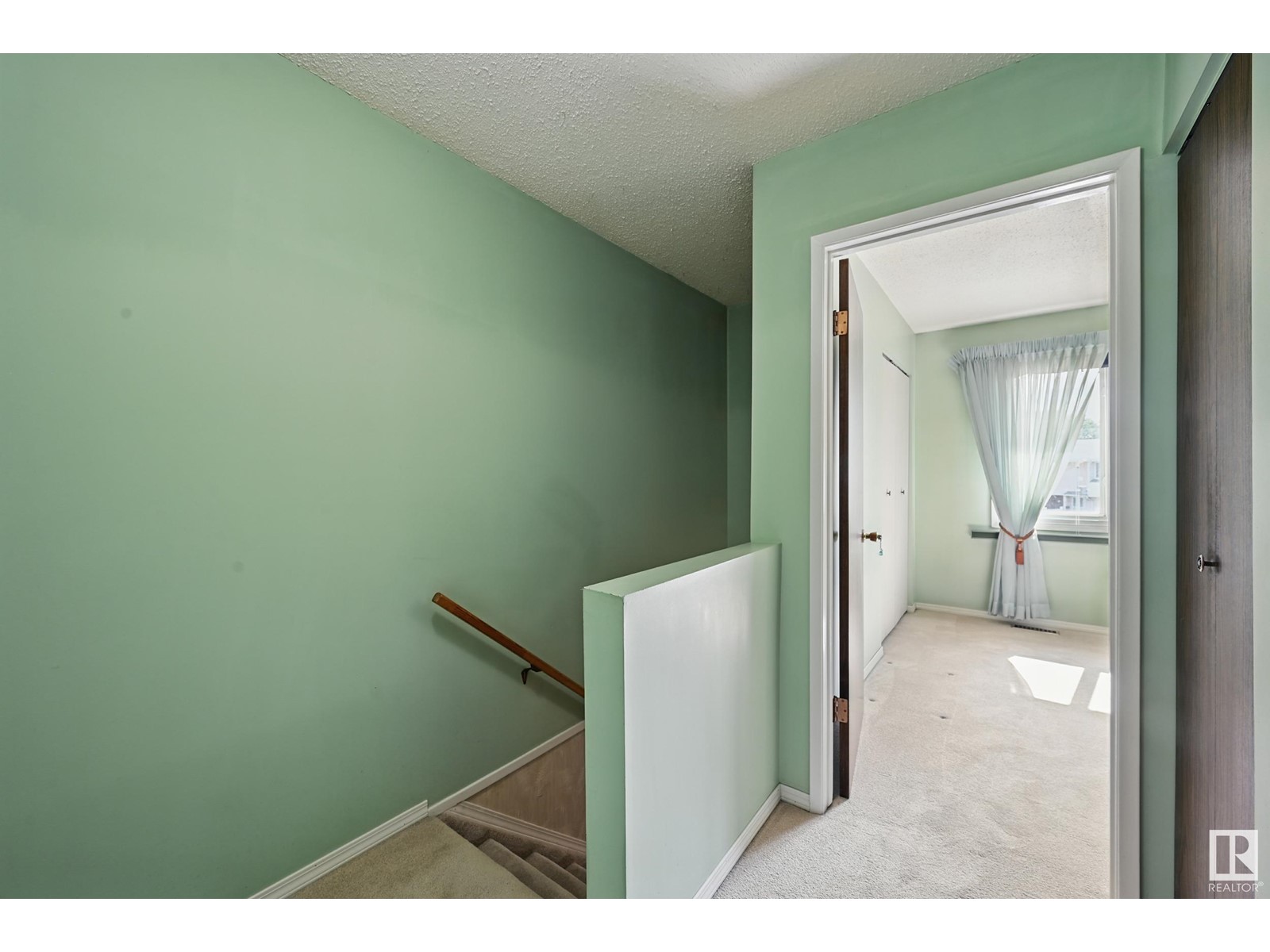 27 Lakewood Vg Nw, Edmonton, Alberta  T6K 2B3 - Photo 12 - E4440626