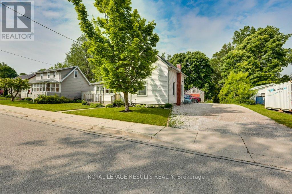 81 Victoria Street, Tillsonburg, Ontario  N4G 3Z5 - Photo 2 - X12204357