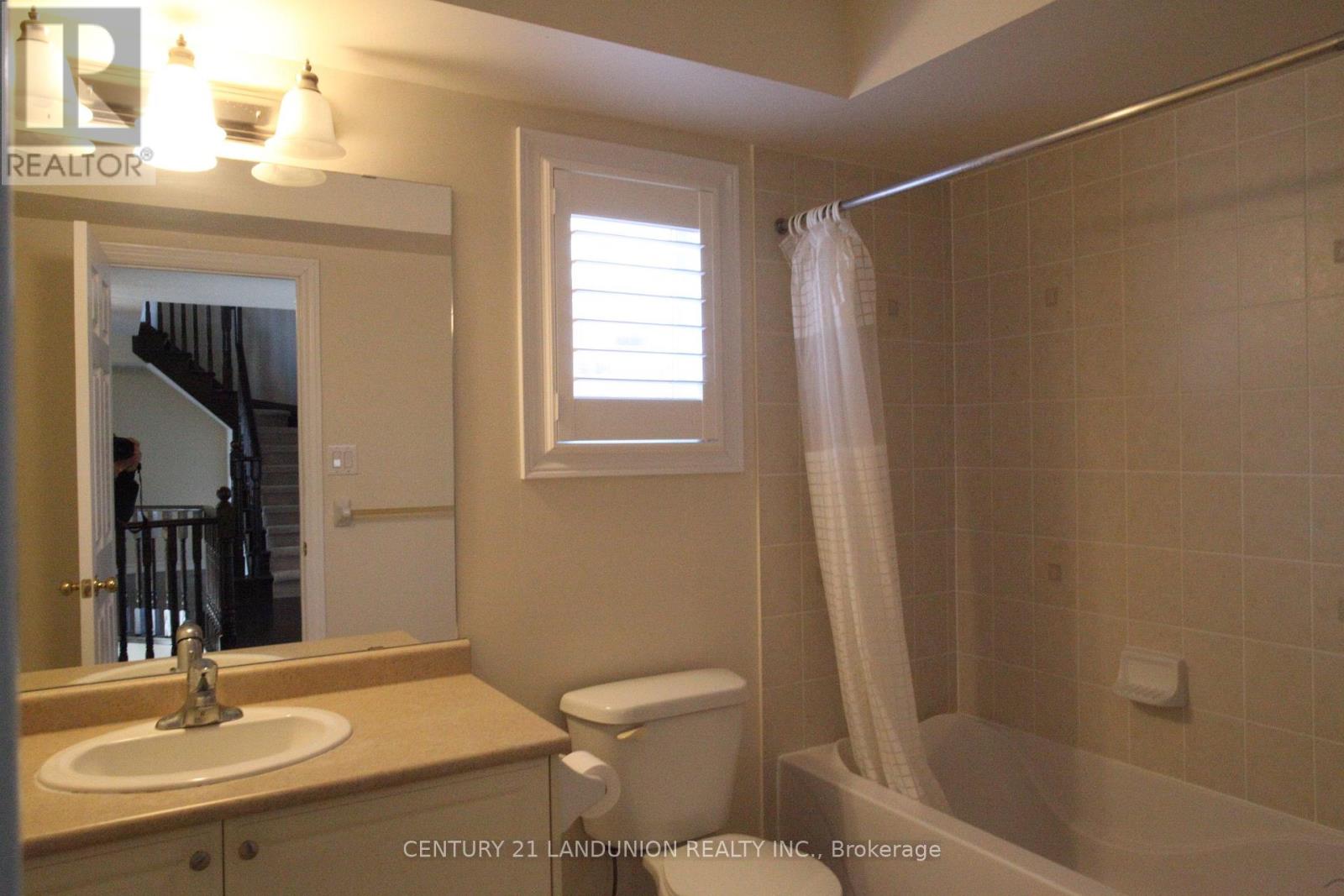 11 Herbert Wales Crescent, Markham, Ontario  L6C 0G1 - Photo 15 - N12043098