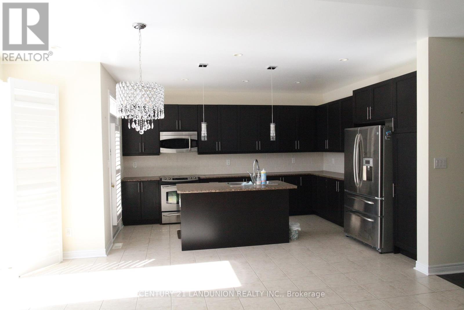 11 Herbert Wales Crescent, Markham, Ontario  L6C 0G1 - Photo 5 - N12043098
