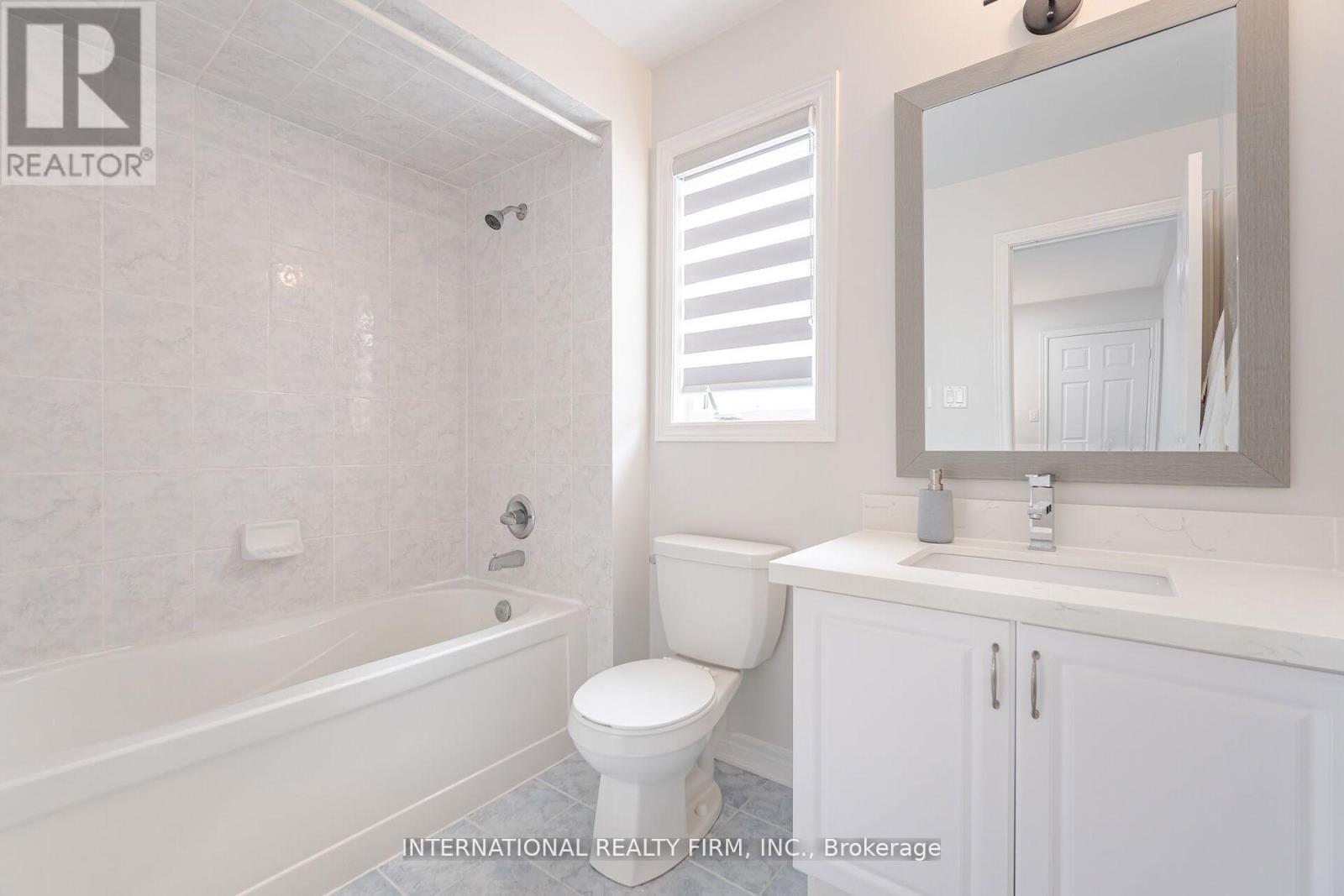39 Lewis Honey Drive, Aurora, Ontario  L4G 0J4 - Photo 24 - N12090560