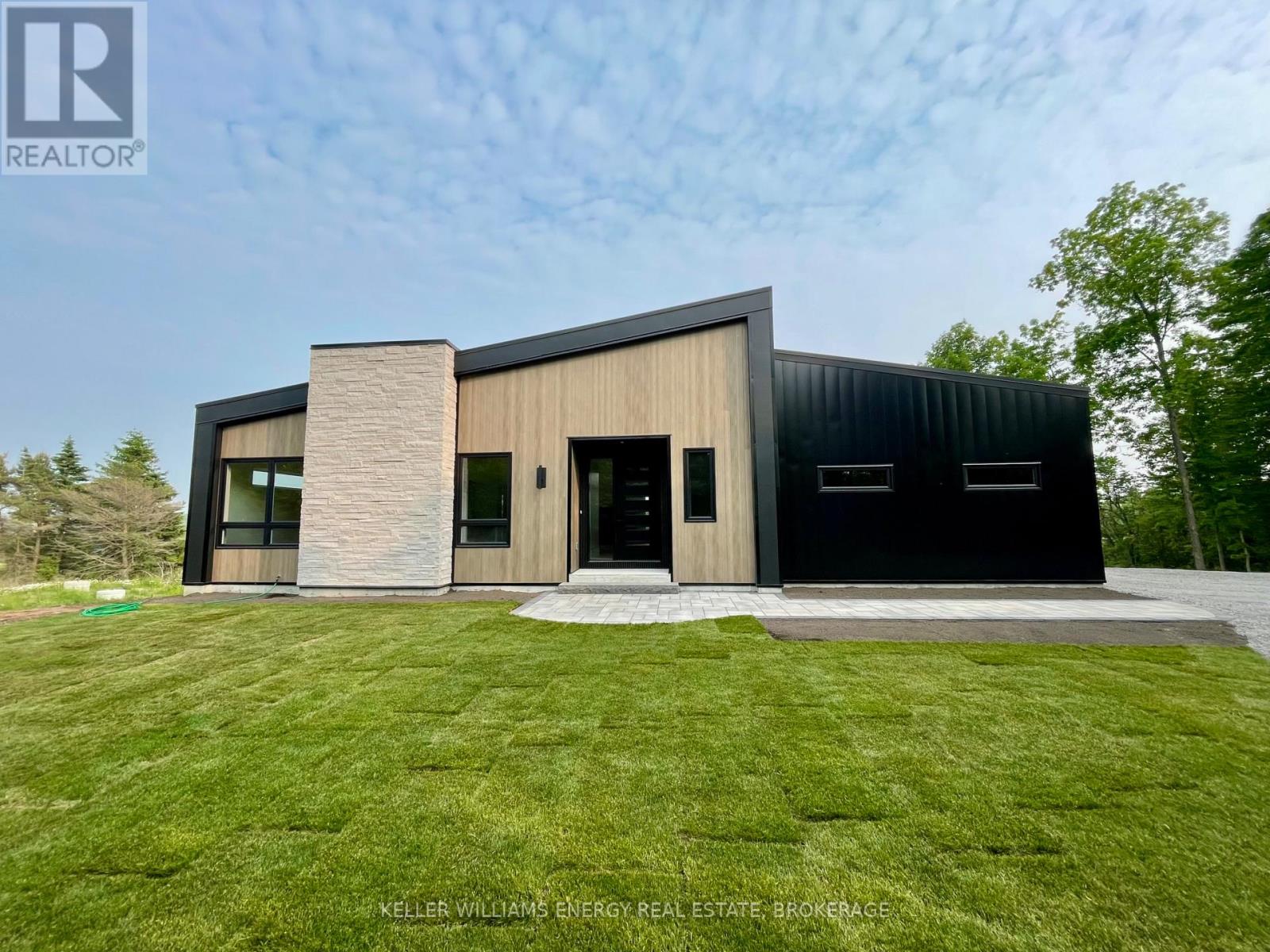 13 Partridge Hollow Road, Prince Edward County, Ontario  K0K 1T0 - Photo 2 - X12078826