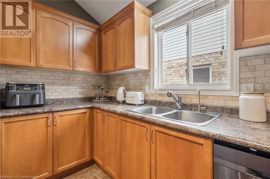 72 Mcarthur Drive, Guelph, Ontario  N1L 1T8 - Photo 21 - 40736709