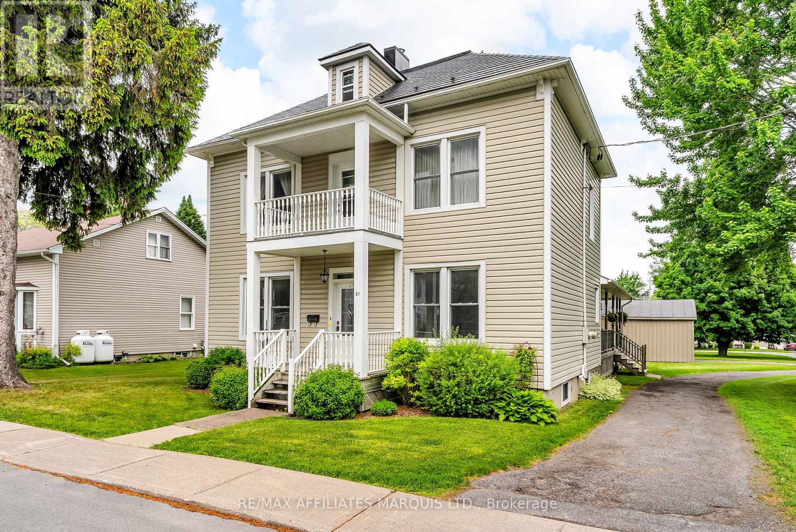 21 Peter Street, North Glengarry, Ontario  K0C 1T0 - Photo 1 - X12204344