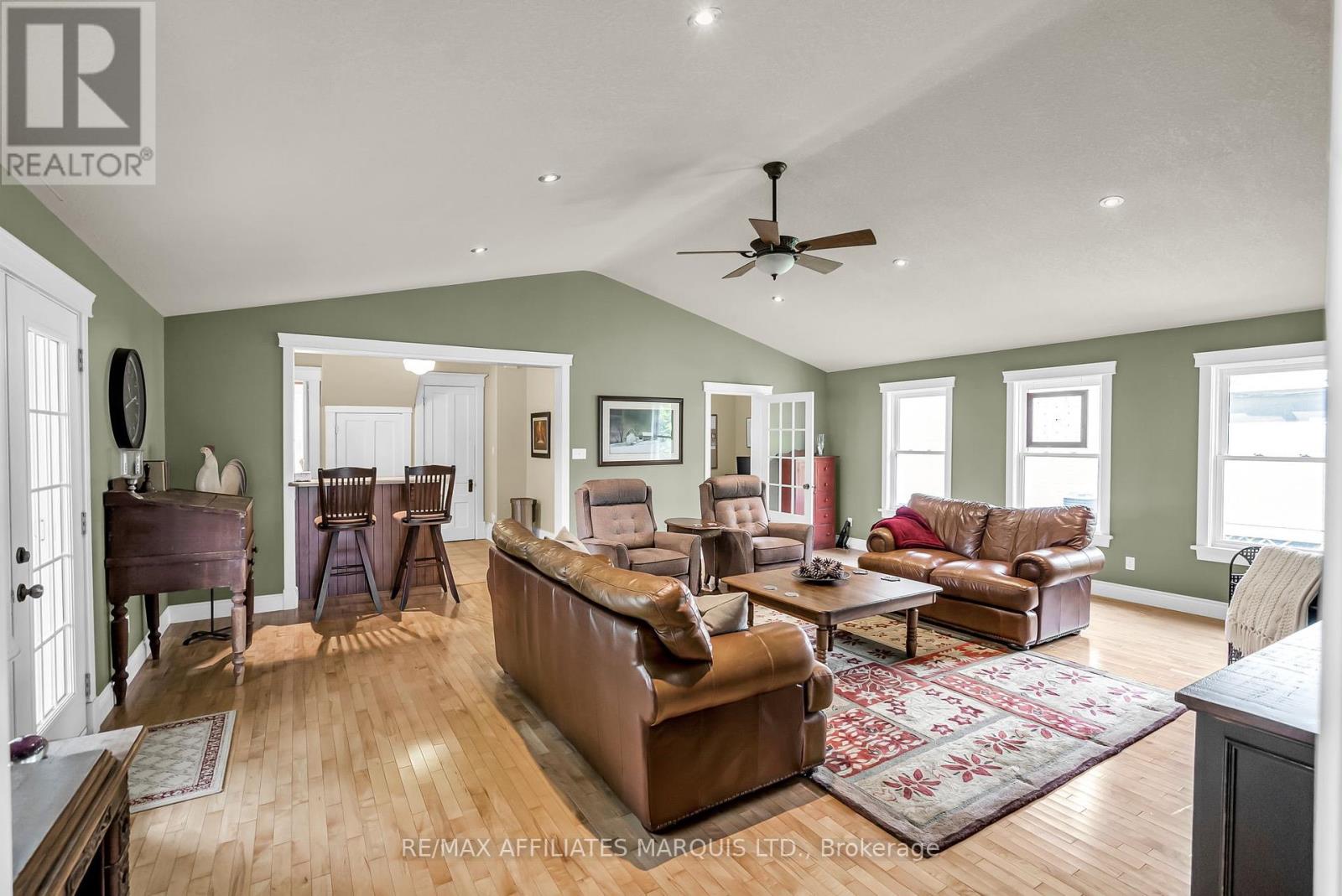 21 Peter Street, North Glengarry, Ontario  K0C 1T0 - Photo 12 - X12204344