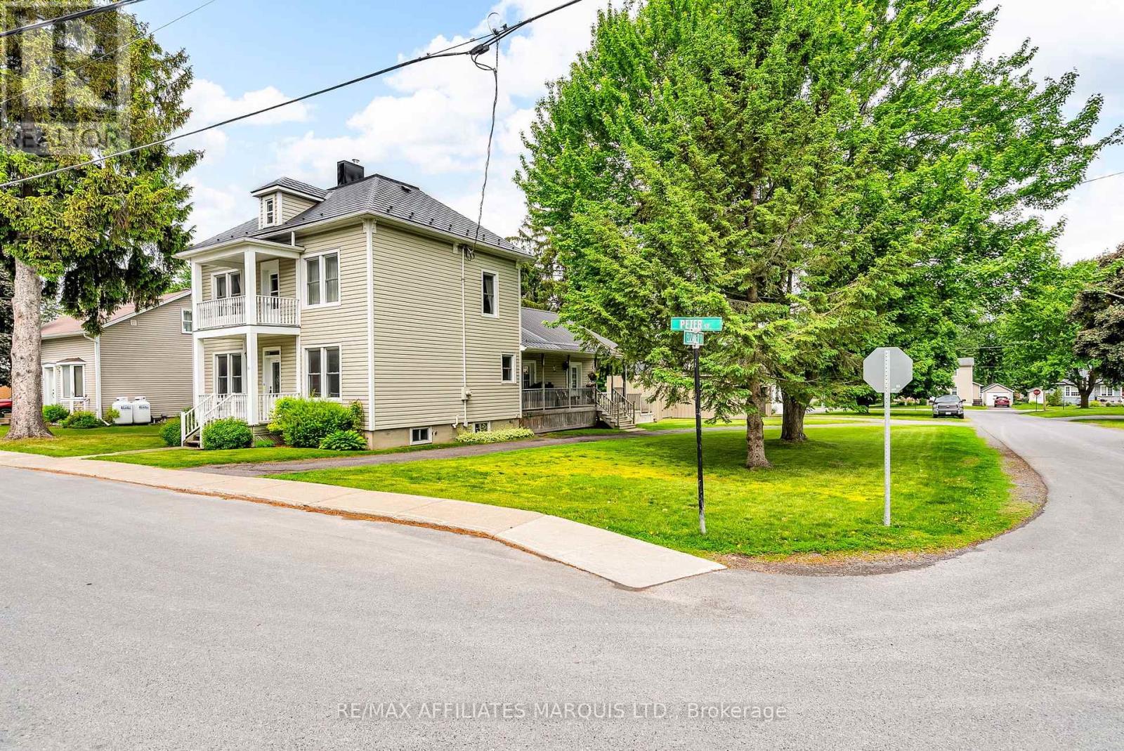 21 Peter Street, North Glengarry, Ontario  K0C 1T0 - Photo 2 - X12204344