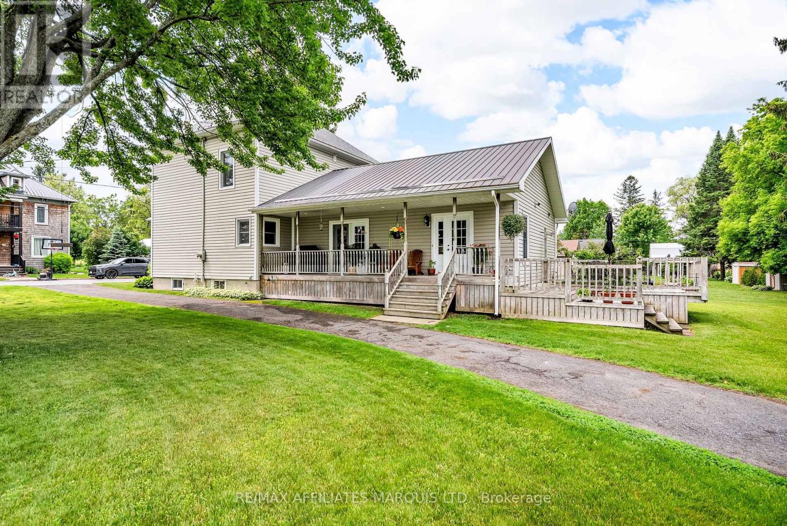 21 Peter Street, North Glengarry, Ontario  K0C 1T0 - Photo 3 - X12204344