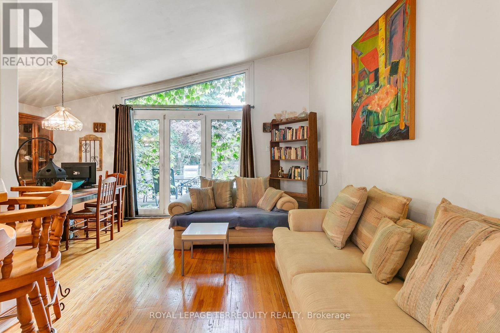 142 Verobeach Boulevard, Toronto (Humbermede), Ontario  M9M 1R1 - Photo 4 - W12204355