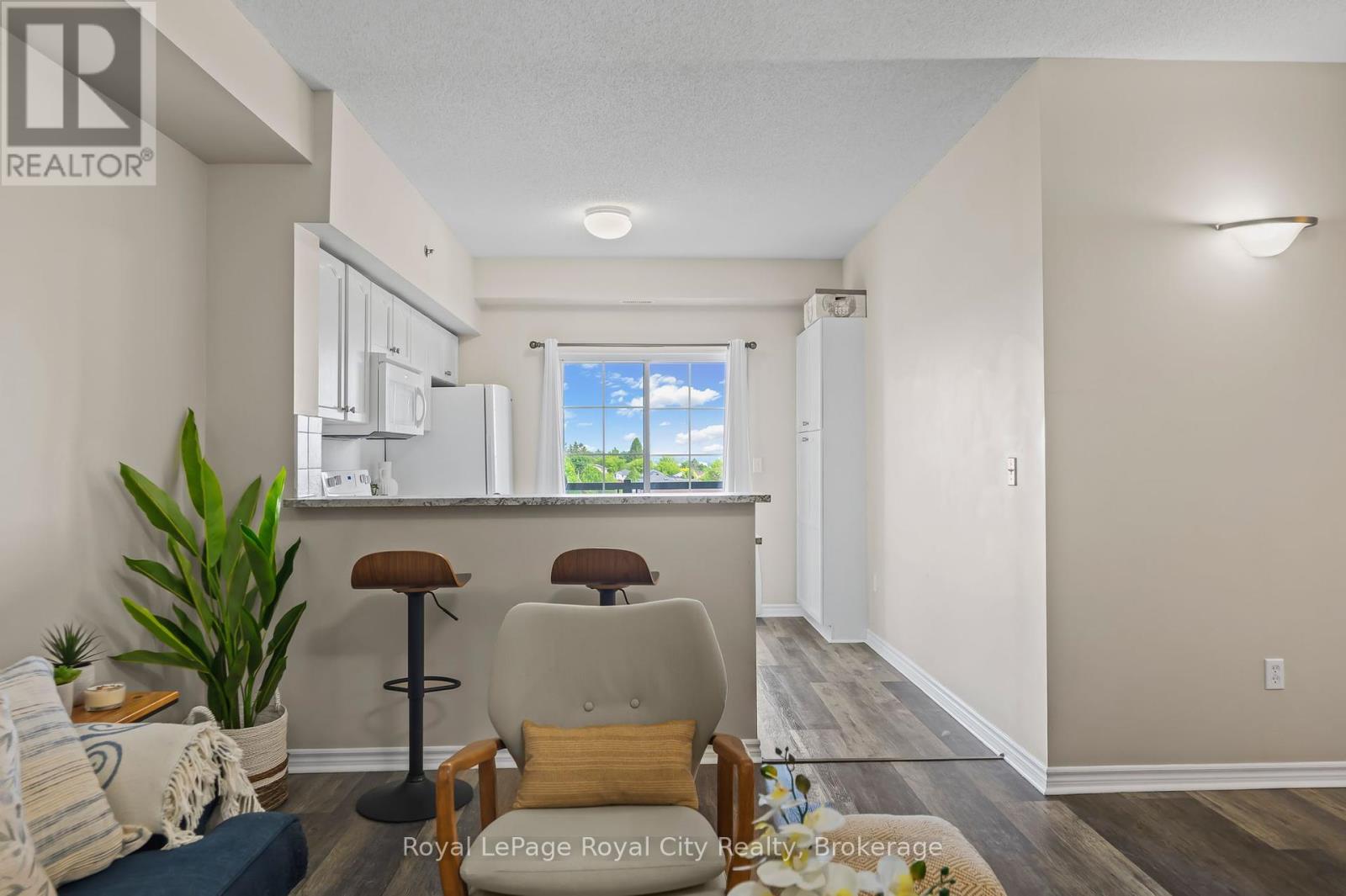 408 - 308 Watson Parkway N, Guelph, Ontario  N1E 0G7 - Photo 6 - X12198313