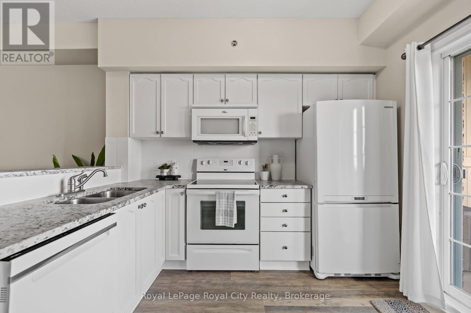 408 - 308 Watson Parkway N, Guelph, Ontario  N1E 0G7 - Photo 9 - X12198313