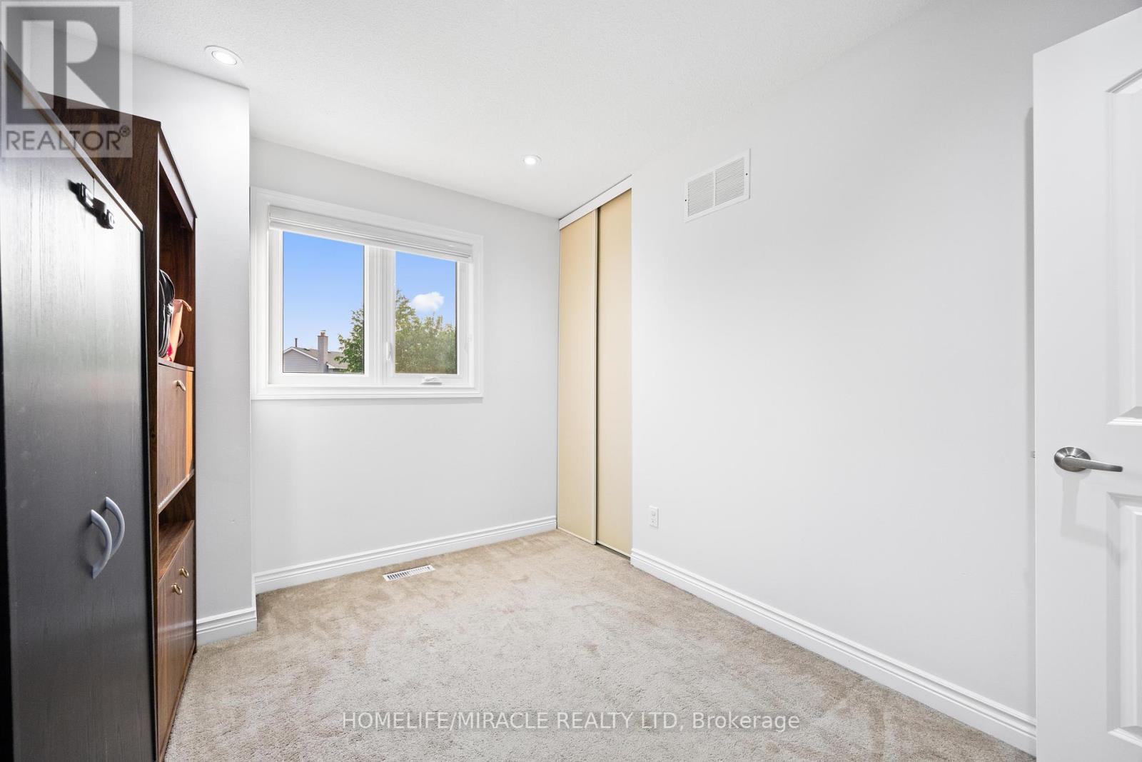 21 Folkstone Crescent, Brampton, Ontario  L6T 3M4 - Photo 29 - W12202151
