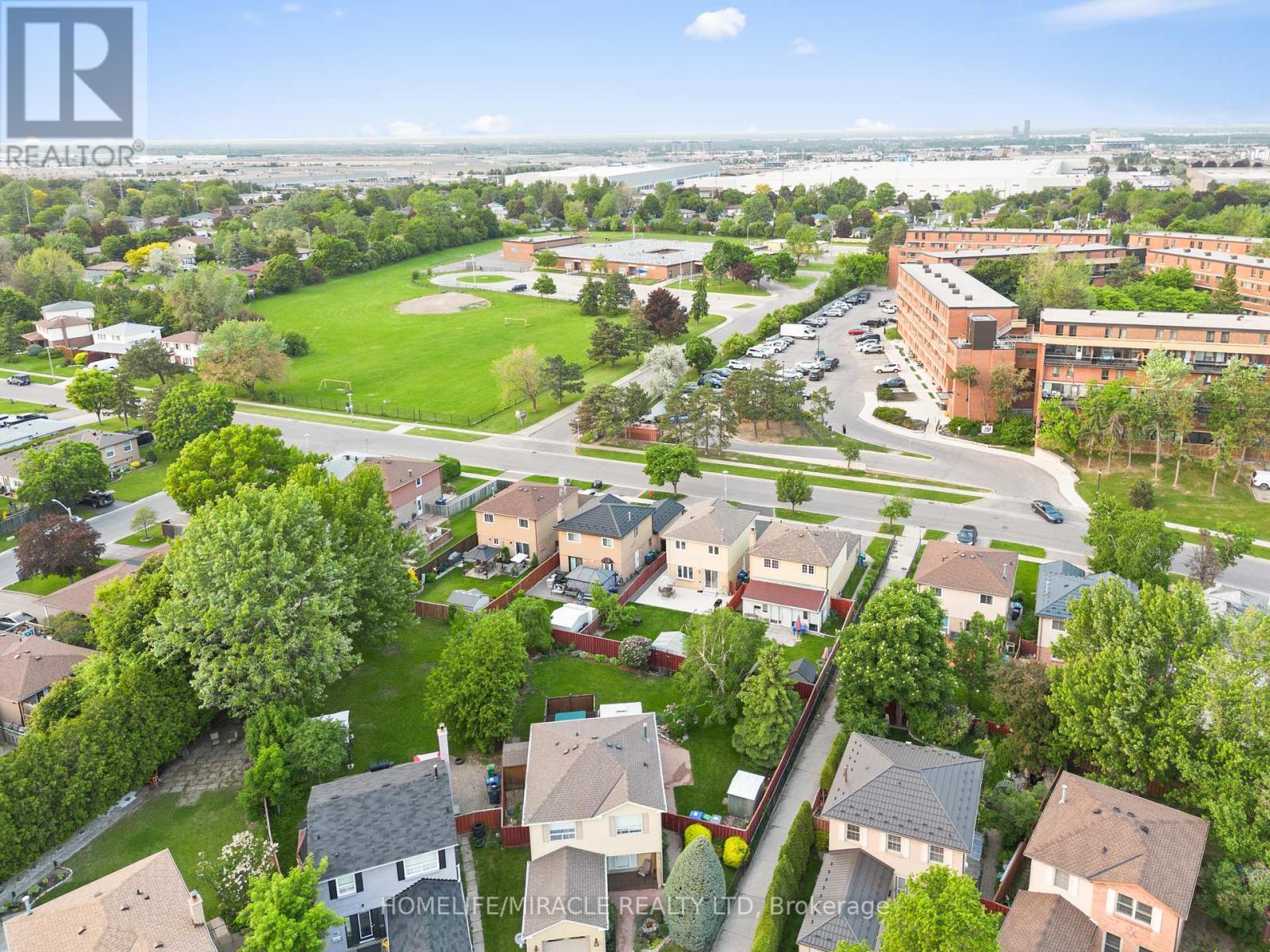21 Folkstone Crescent, Brampton, Ontario  L6T 3M4 - Photo 47 - W12202151