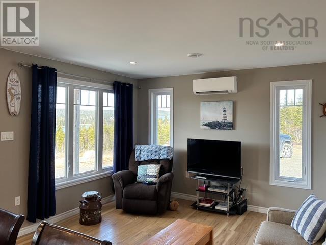 321 Cole Harbour Village Road, Cole Harbour, Nova Scotia  B0H 1T0 - Photo 5 - 202505183