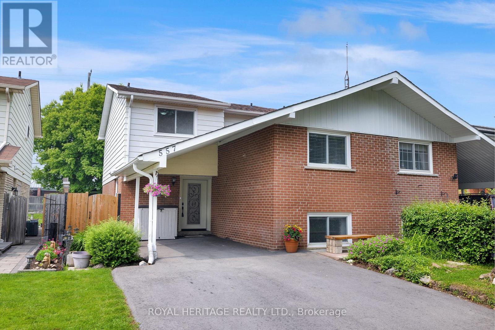 557 BERWICK CRESCENT, Oshawa, Ontario