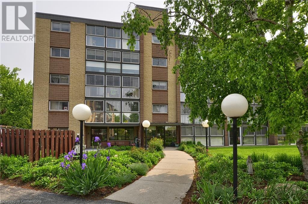 400 CHAMPLAIN Boulevard Unit# 404, Cambridge, Ontario