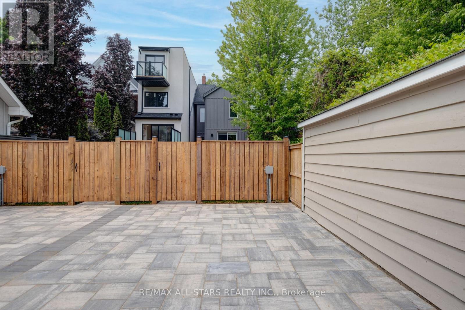5b Kimberley Avenue E, Toronto, Ontario  M4E 2Z3 - Photo 37 - E12204391