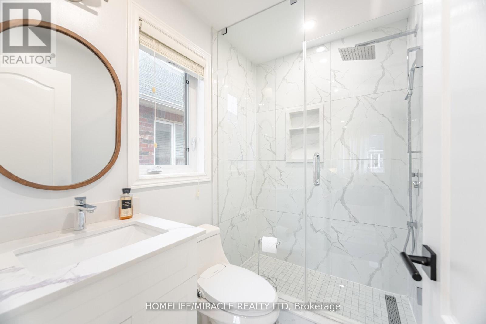 3278 Paul Henderson Drive, Mississauga, Ontario  L5M 0H3 - Photo 8 - W12203943