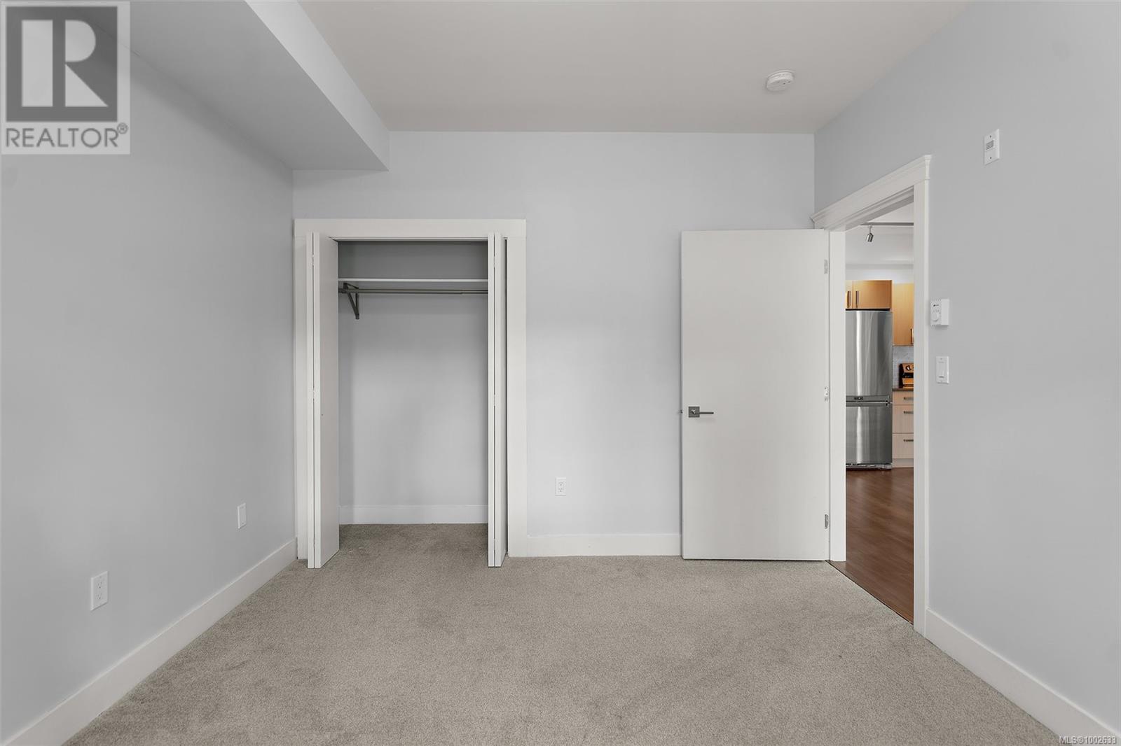 205 1900 Watkiss Way, View Royal, British Columbia  V9B 0S8 - Photo 10 - 1002633