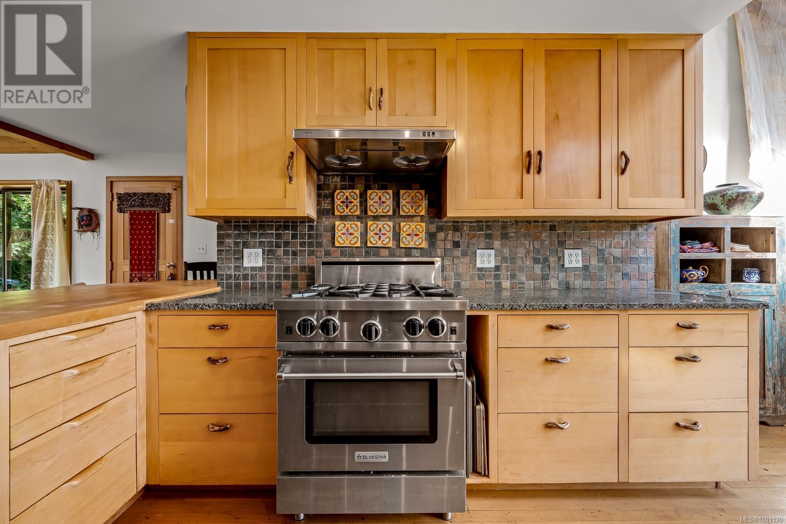 822 Austin Dr, Cortes Island, British Columbia  V0P 1K0 - Photo 6 - 1001120