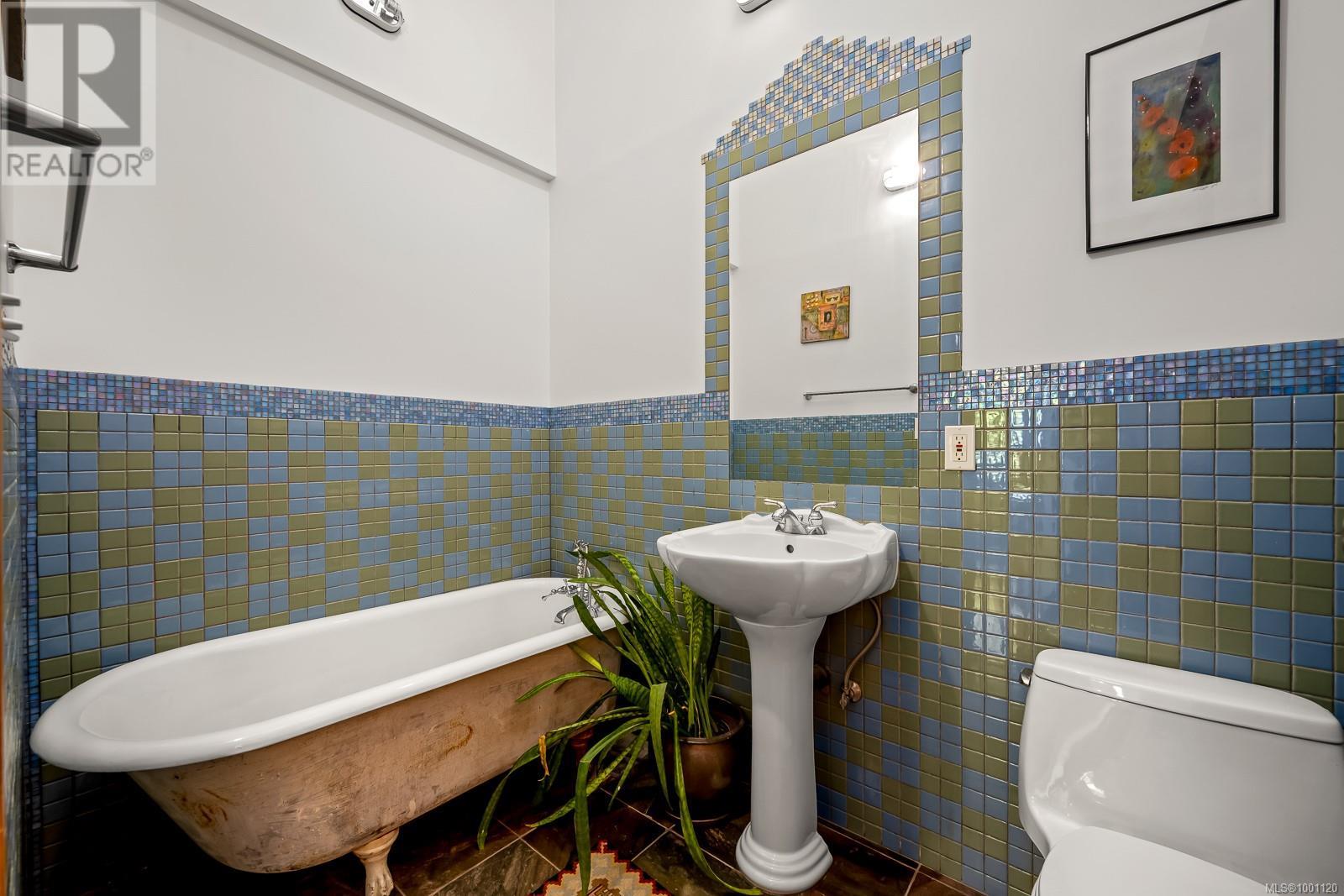822 Austin Dr, Cortes Island, British Columbia  V0P 1K0 - Photo 12 - 1001120