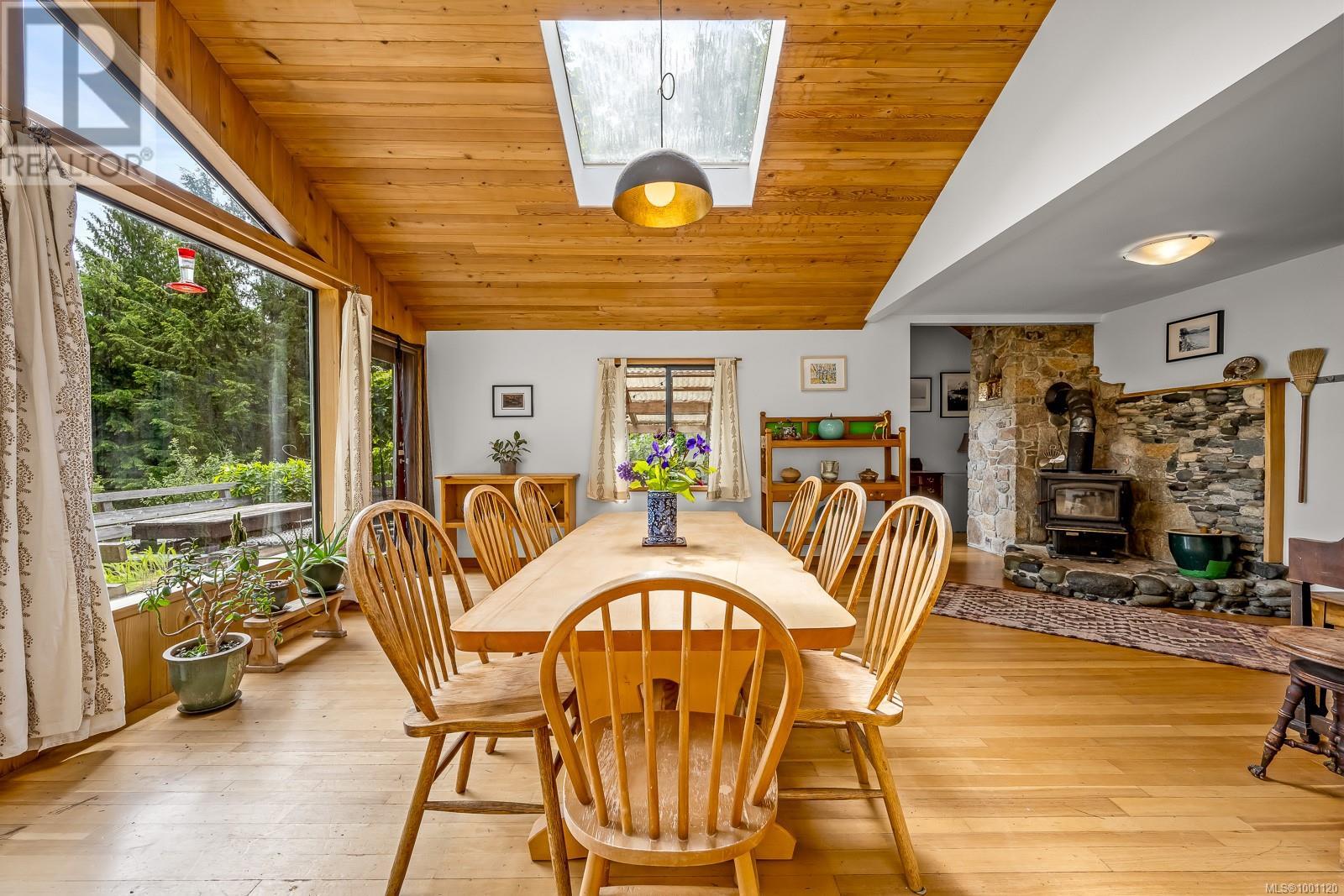 822 Austin Dr, Cortes Island, British Columbia  V0P 1K0 - Photo 4 - 1001120