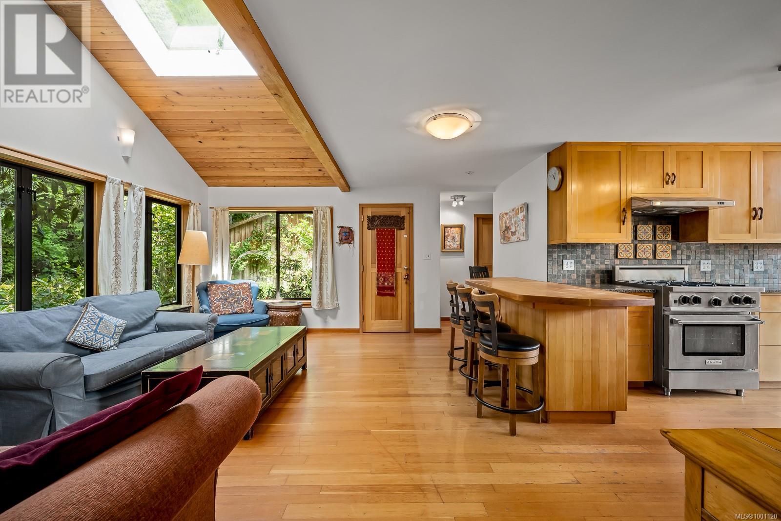 822 Austin Dr, Cortes Island, British Columbia  V0P 1K0 - Photo 10 - 1001120