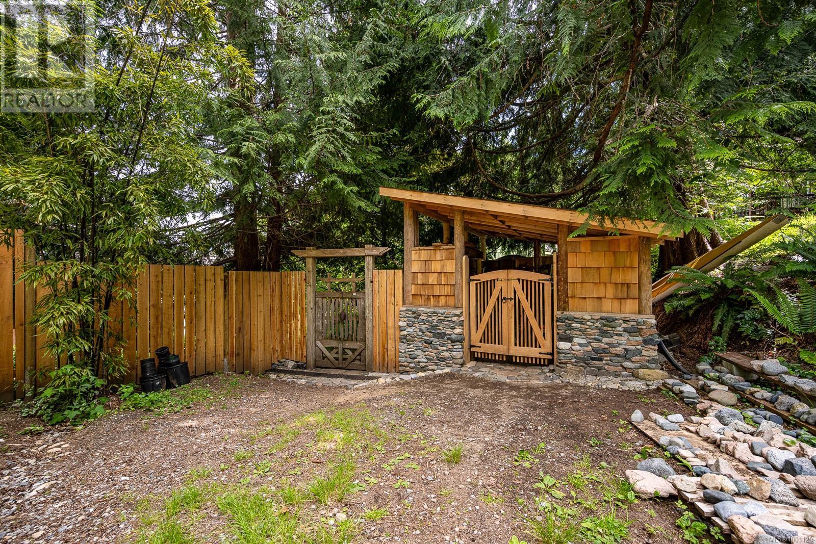 822 Austin Dr, Cortes Island, British Columbia  V0P 1K0 - Photo 34 - 1001120