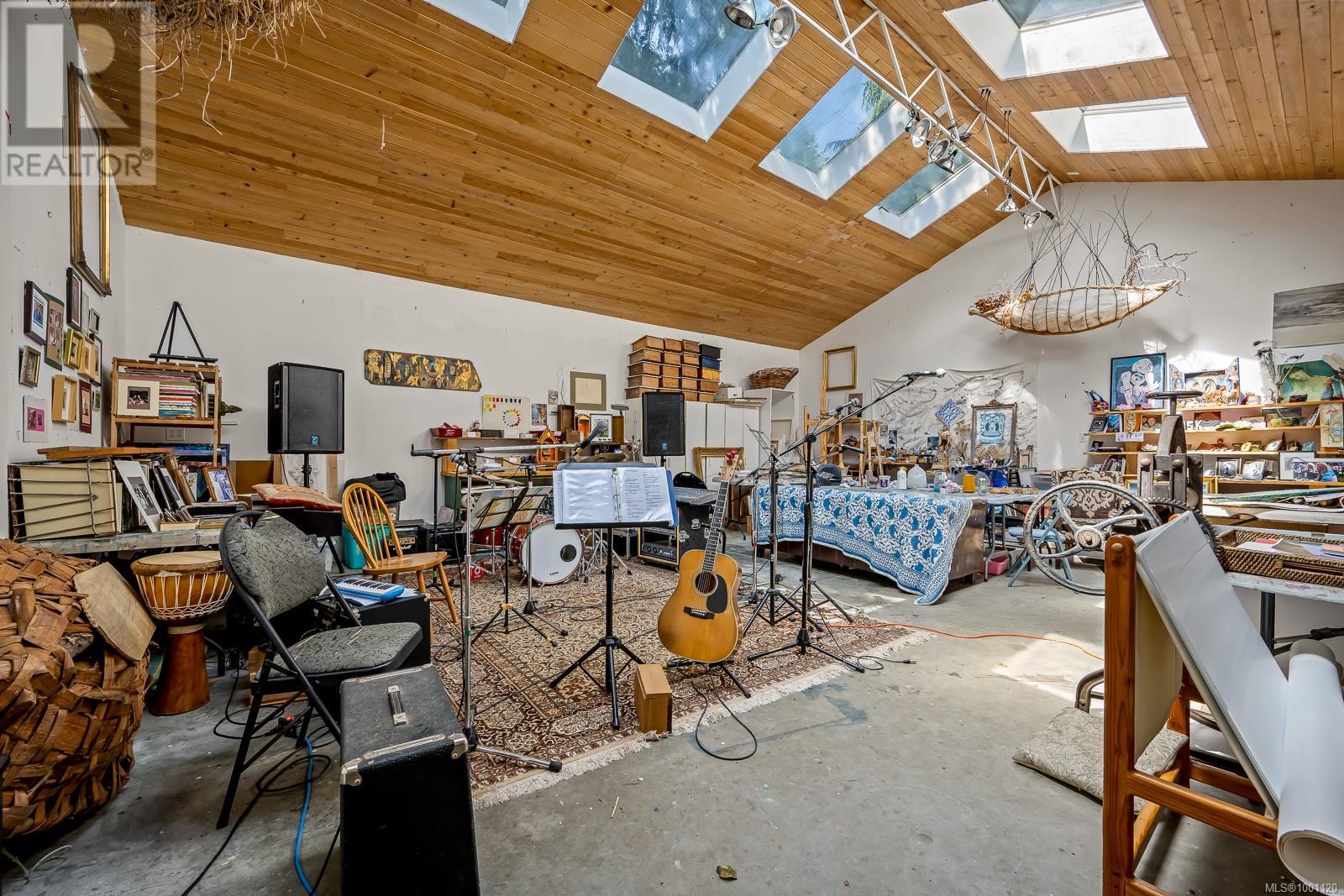 822 Austin Dr, Cortes Island, British Columbia  V0P 1K0 - Photo 30 - 1001120
