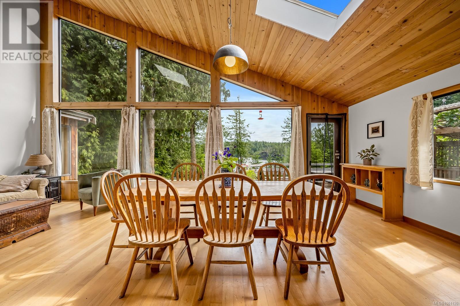 822 Austin Dr, Cortes Island, British Columbia  V0P 1K0 - Photo 3 - 1001120