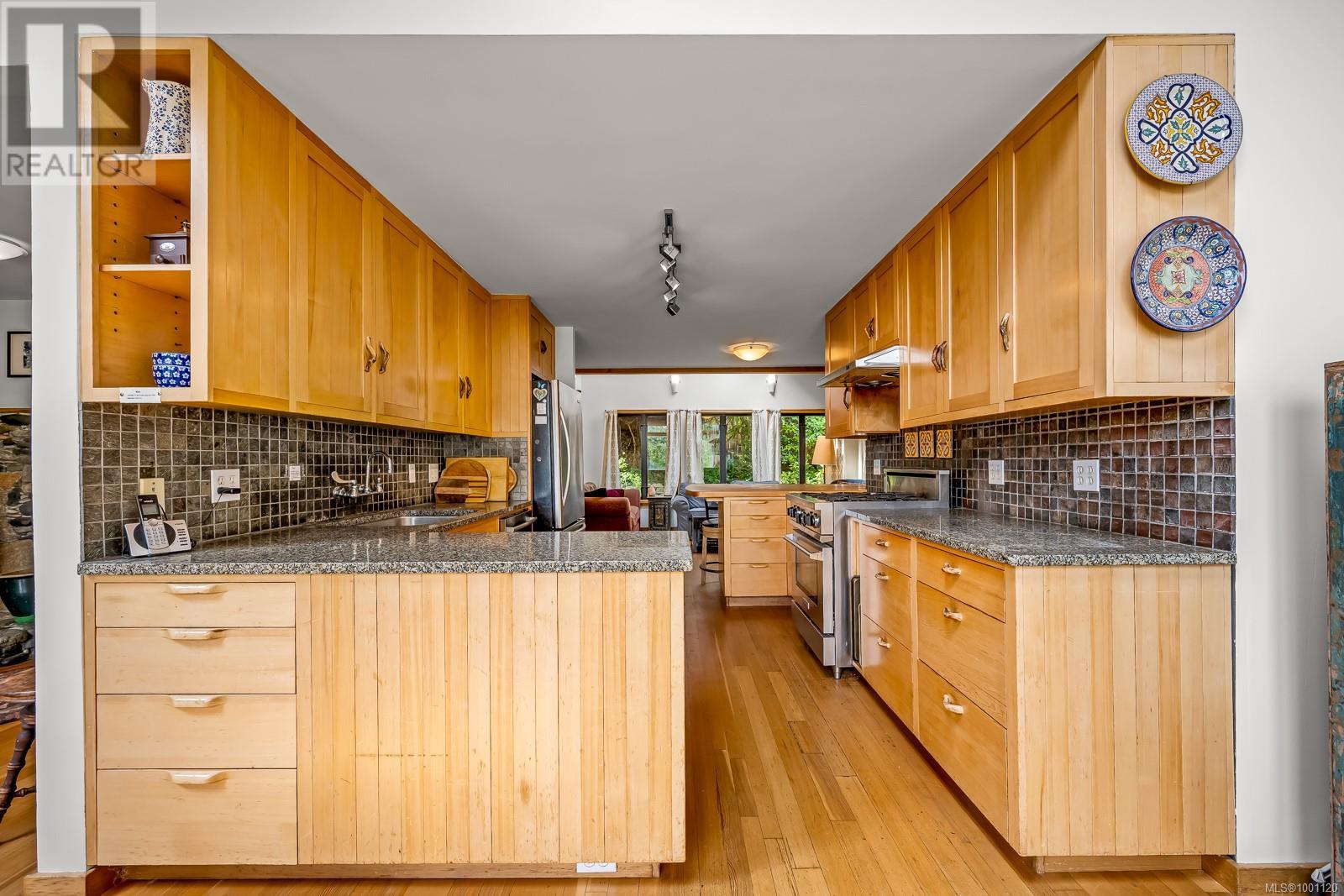 822 Austin Dr, Cortes Island, British Columbia  V0P 1K0 - Photo 7 - 1001120