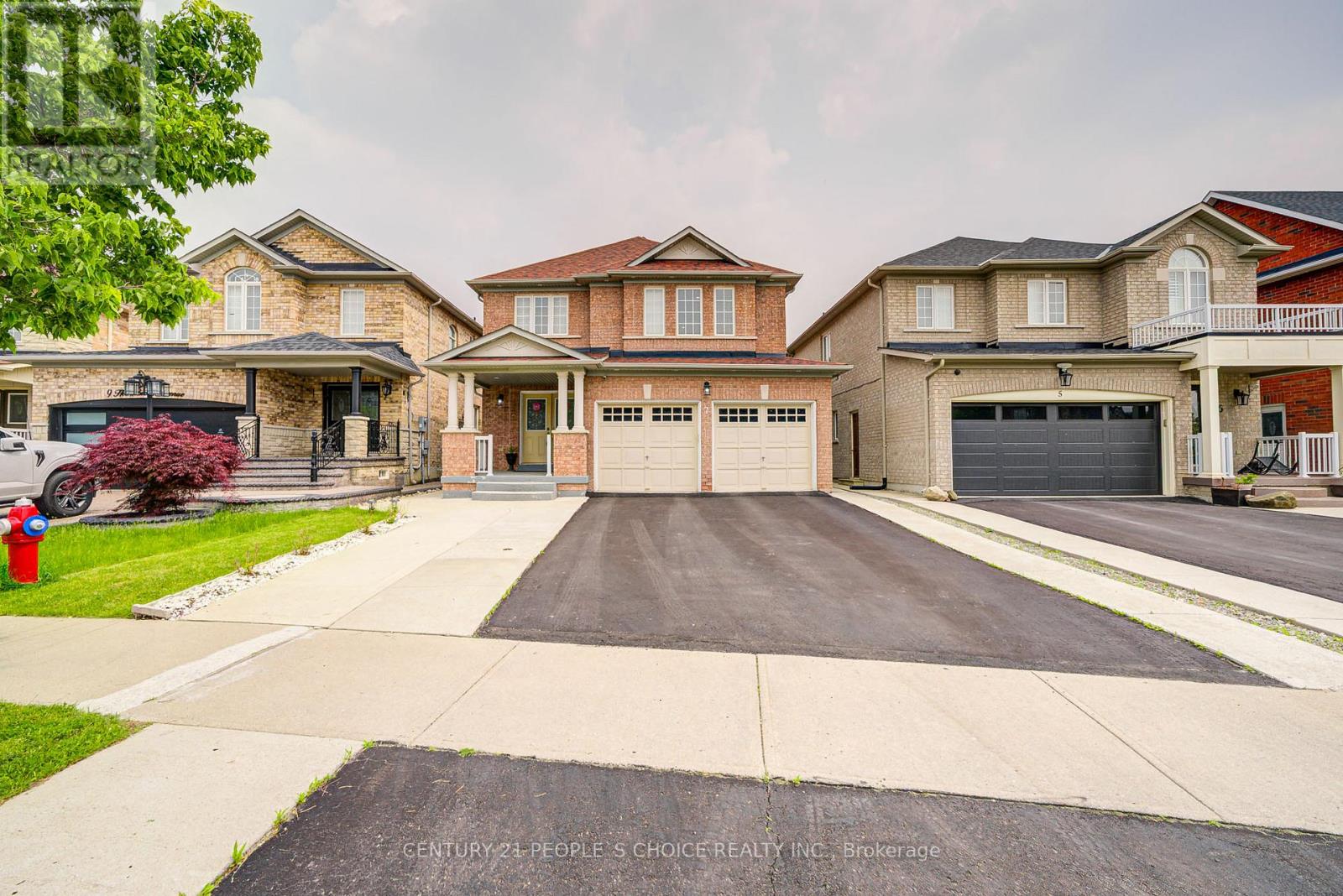7 HEATHBROOK AVENUE, Brampton, Ontario