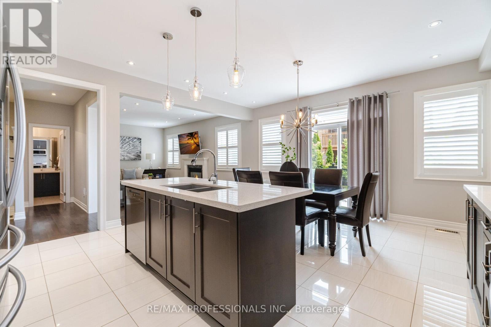 3190 Southwind Road, Mississauga, Ontario  L5M 0V8 - Photo 10 - W12204385