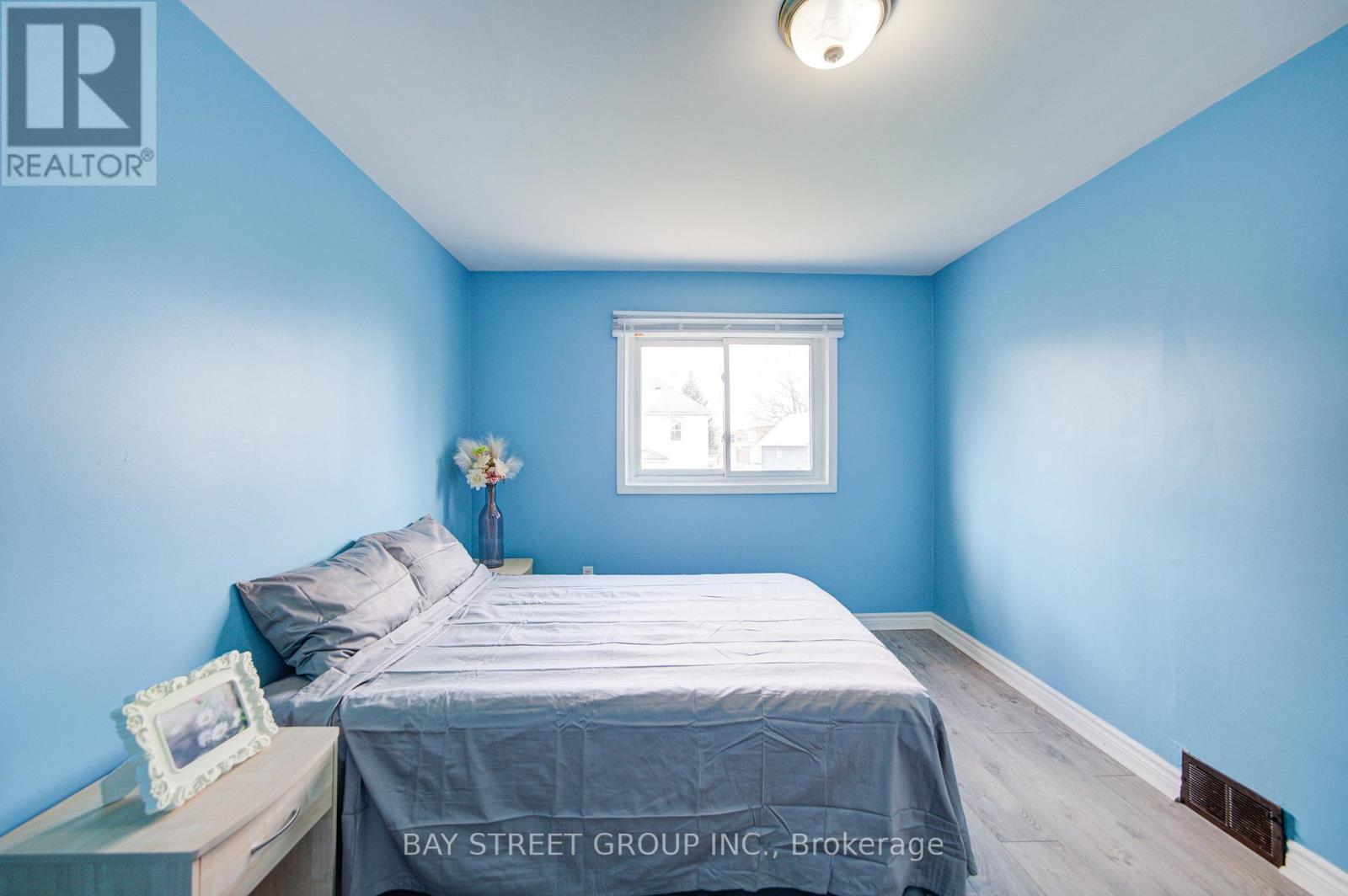 4554 Ryerson Crescent, Niagara Falls (Downtown), Ontario  L2E 1E2 - Photo 33 - X12074837