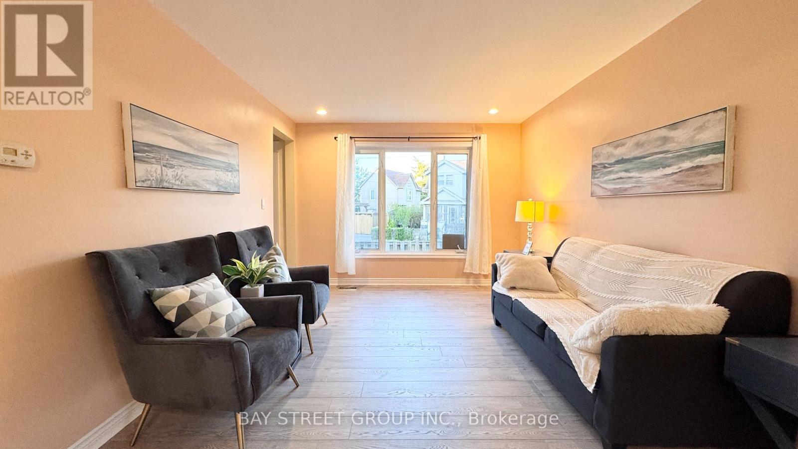 4554 Ryerson Crescent, Niagara Falls (Downtown), Ontario  L2E 1E2 - Photo 12 - X12074837