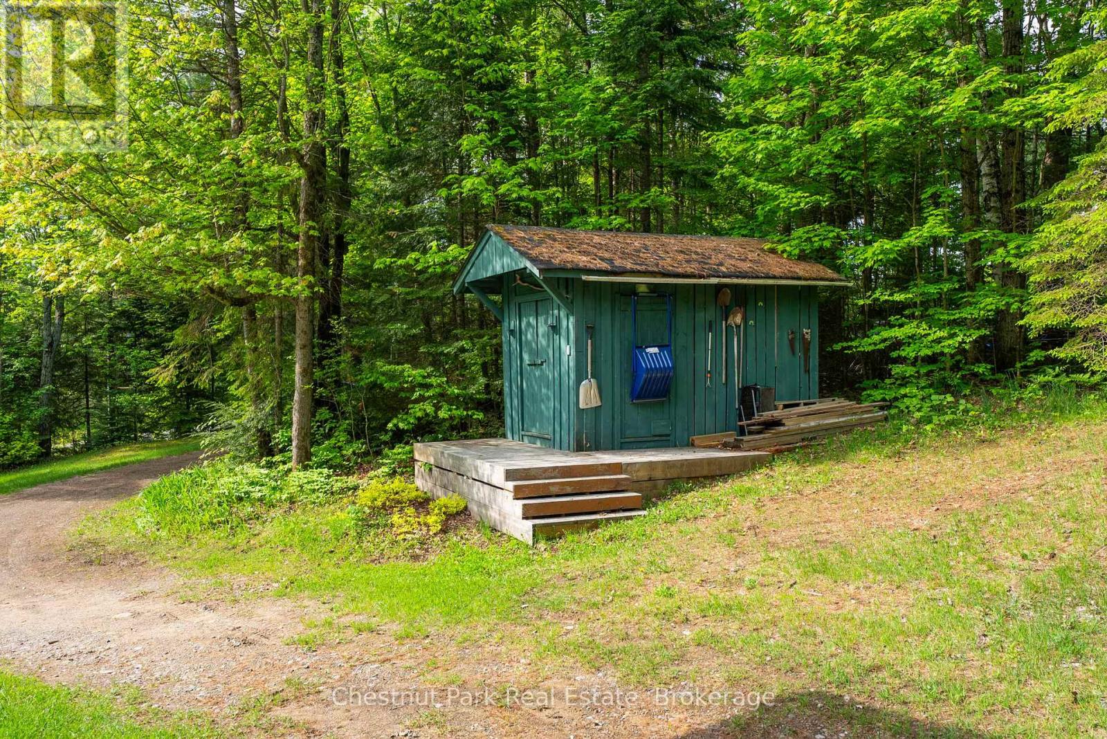554 Britannia Road, Huntsville, Ontario  P1H 2J3 - Photo 9 - X12204415