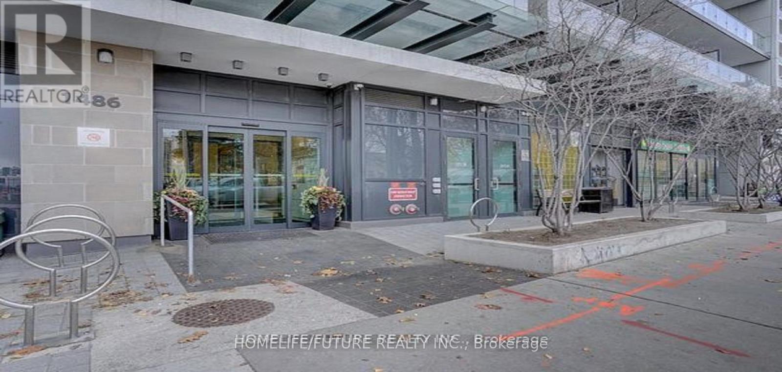 <div class="slider-price">$649,888</div><p>503 - 1486 Bathurst Street, Toronto, Ontario</p>
