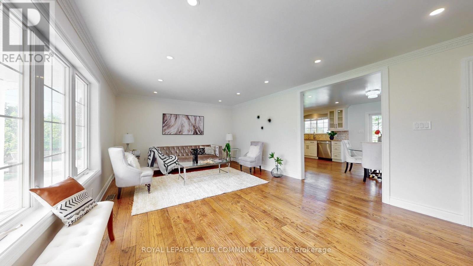 303 Morris Road, Bradford West Gwillimbury (Bradford), Ontario  L3Z 3H4 - Photo 1 - N12204401