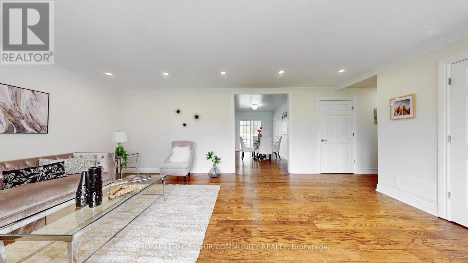 303 Morris Road, Bradford West Gwillimbury (Bradford), Ontario  L3Z 3H4 - Photo 4 - N12204401