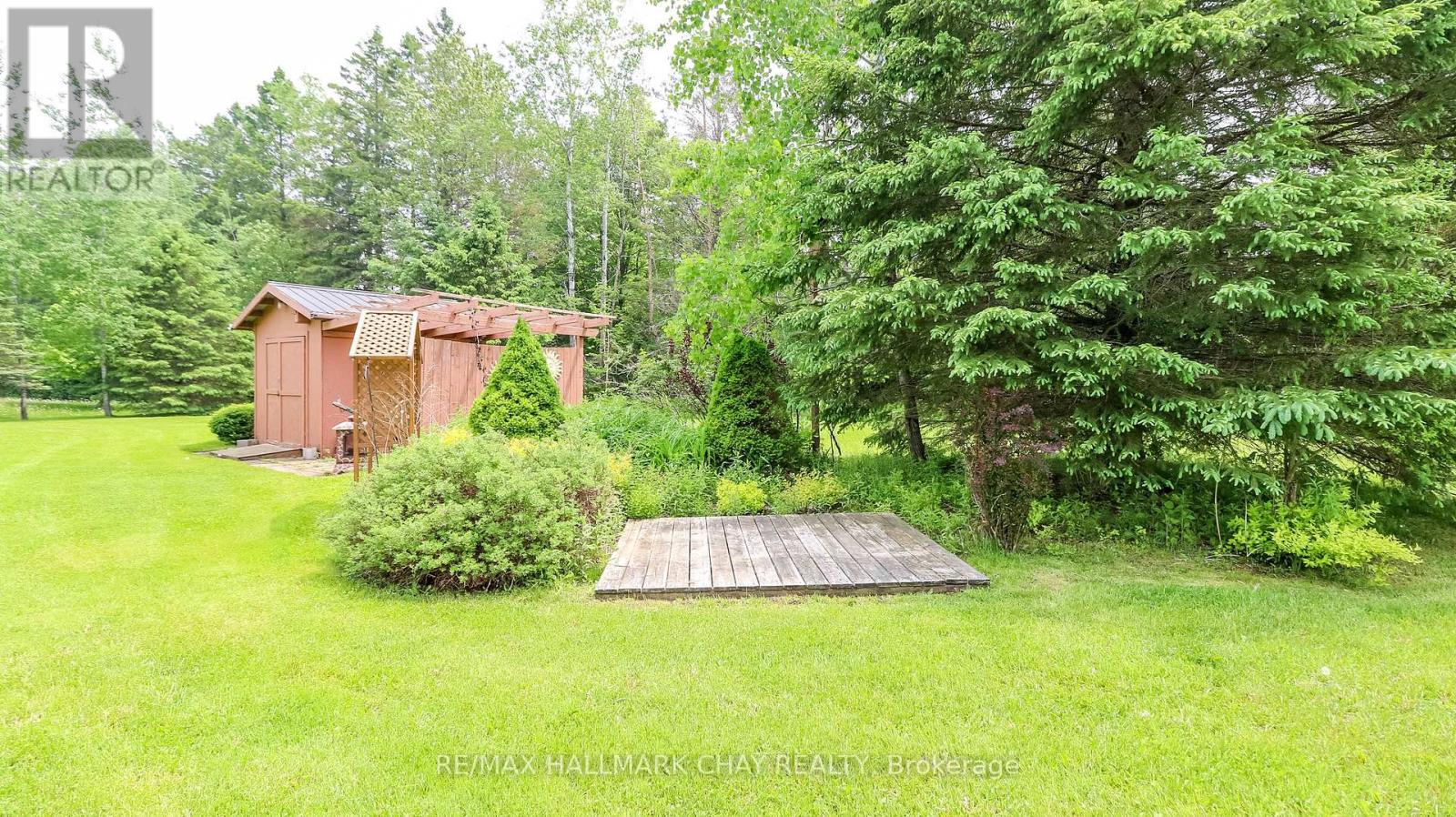19 Crystalwood Lane, Springwater, Ontario  L0L 1X0 - Photo 11 - S12204395