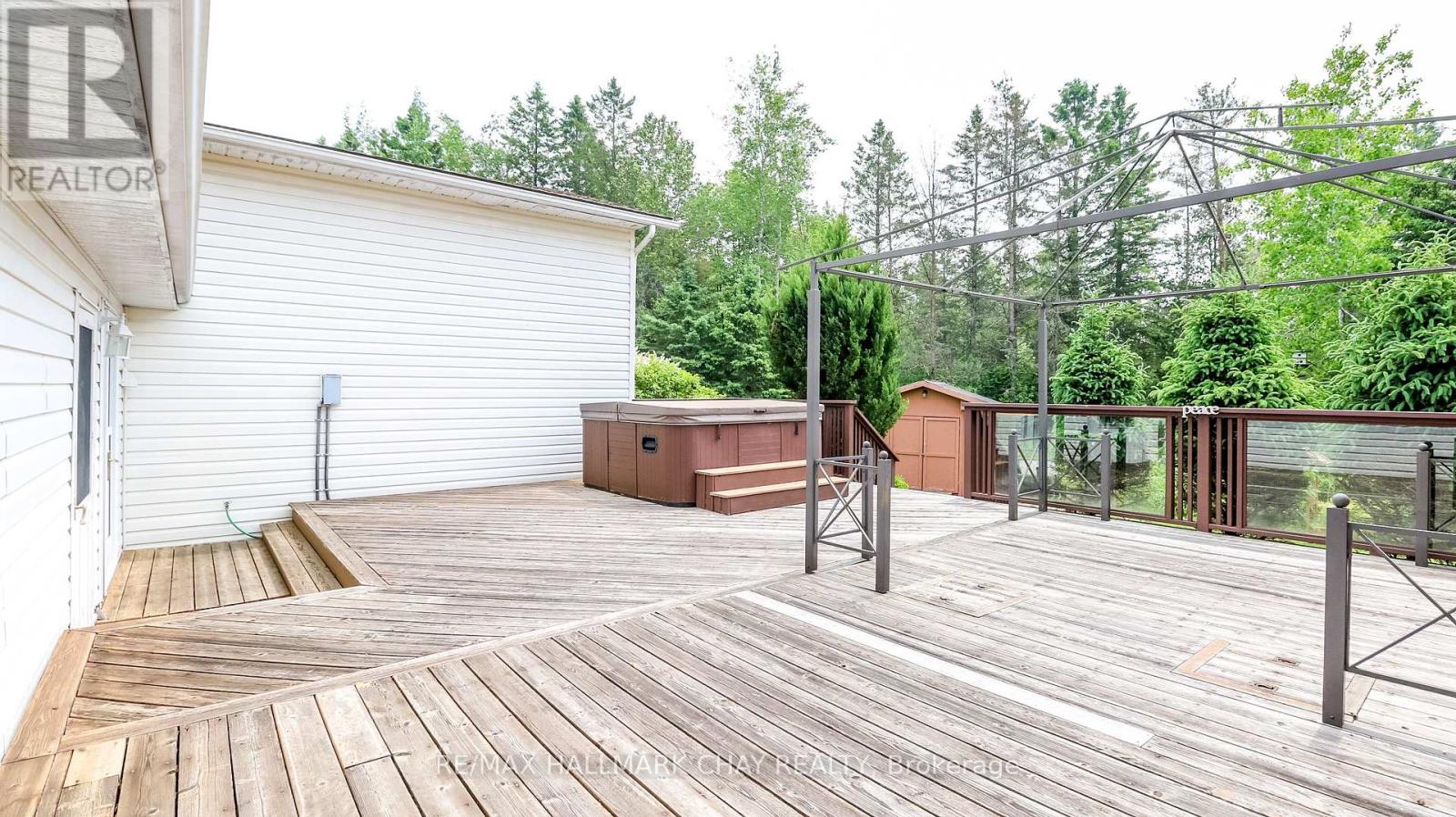 19 Crystalwood Lane, Springwater, Ontario  L0L 1X0 - Photo 13 - S12204395